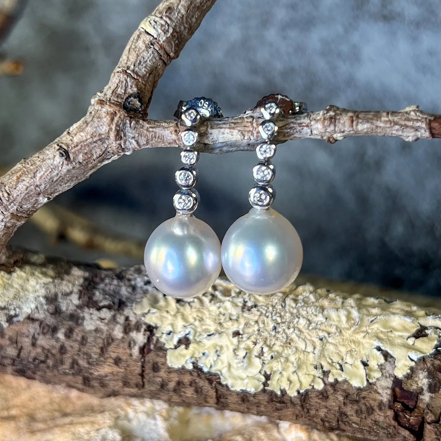 18kt White Gold long earring drop style South Sea Pearls 11mm with diamonds