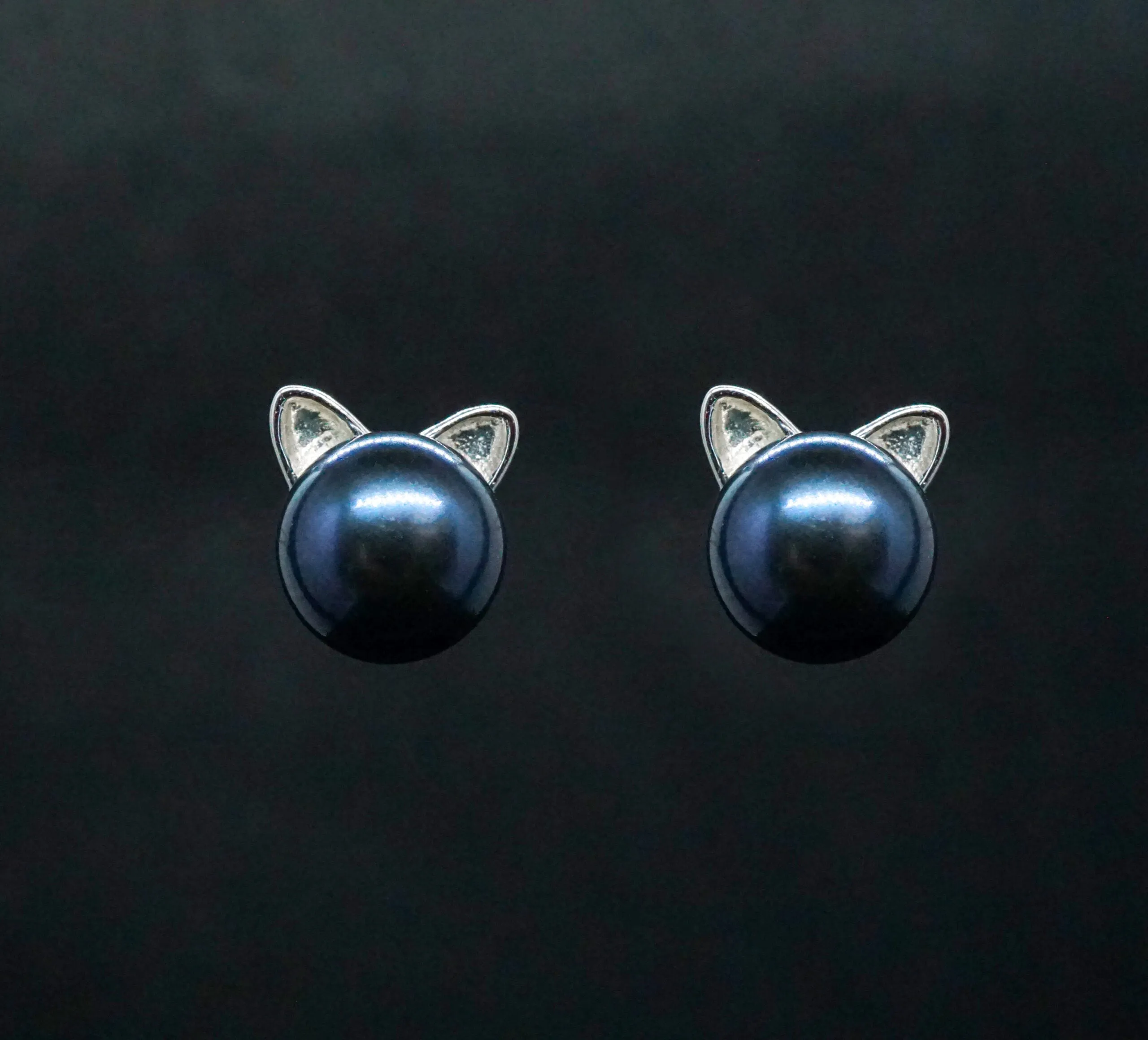 Abigail X - Minimalist Tiny Cat Pearl Stud Earrings