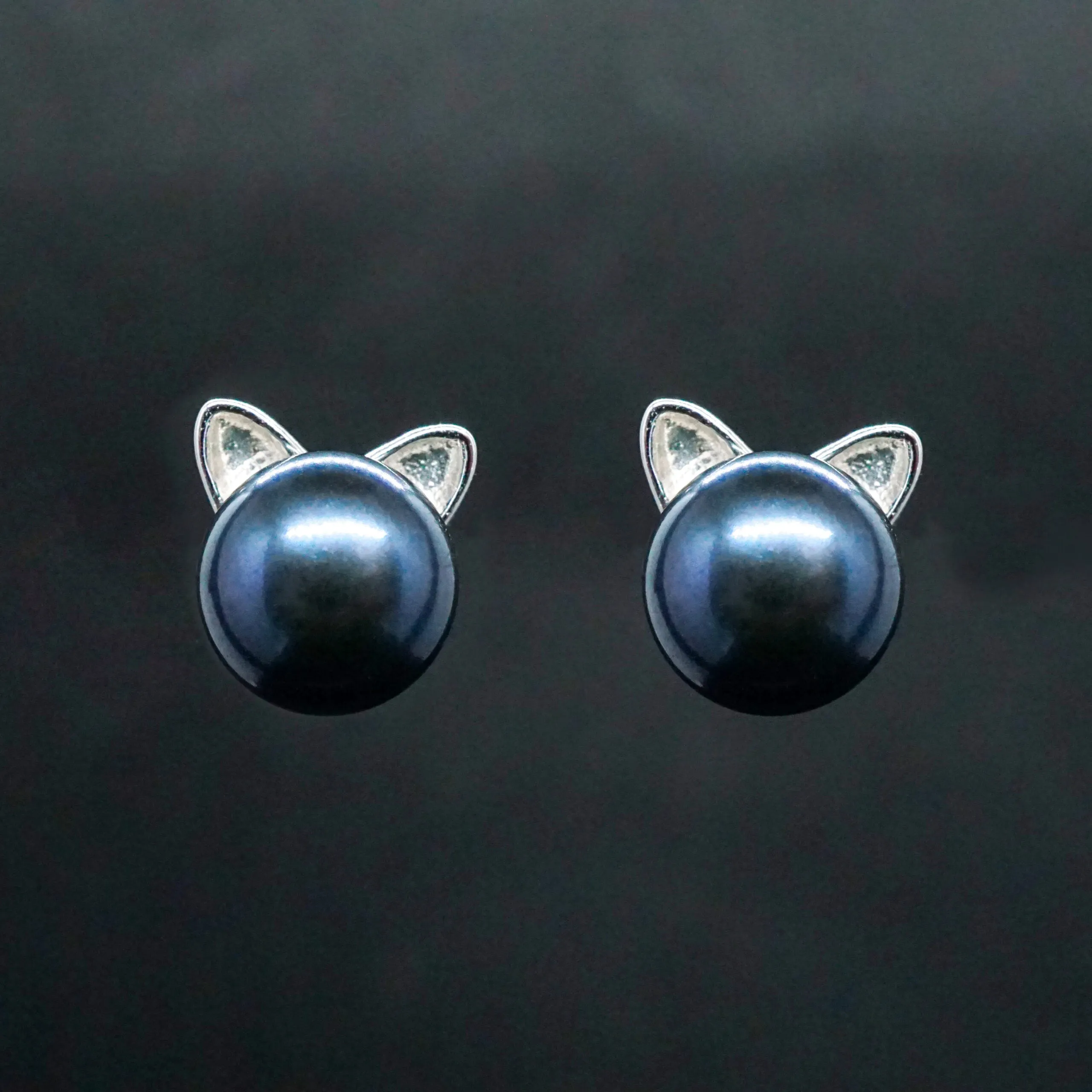 Abigail X - Minimalist Tiny Cat Pearl Stud Earrings