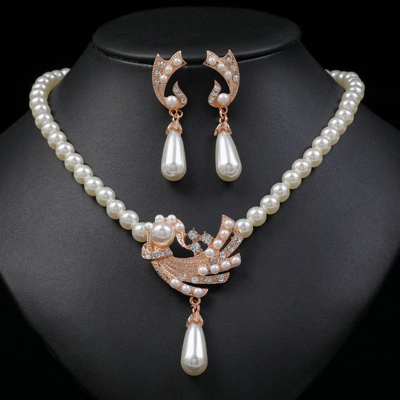 BELLA Design Women's Fine Fashion Vintage Flower Sculpted Art Rhinestones & Beads Pearl Jewelry Set