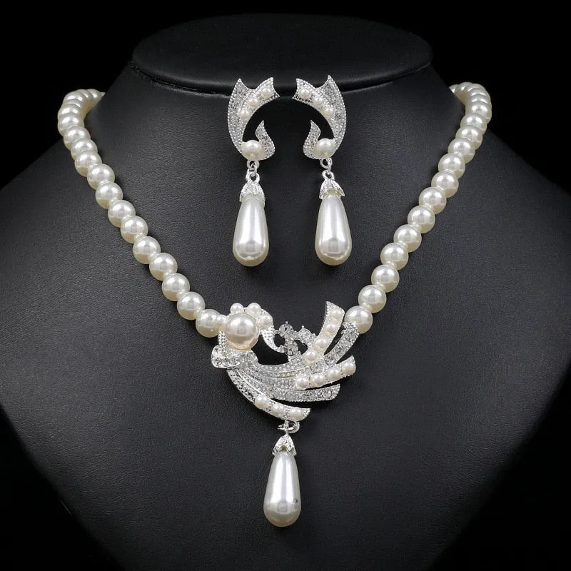 BELLA Design Women's Fine Fashion Vintage Flower Sculpted Art Rhinestones & Beads Pearl Jewelry Set