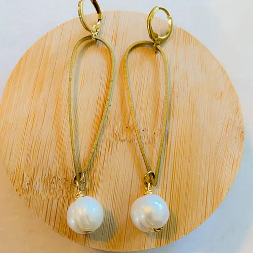 Big Pearl Teardrop Earring