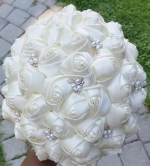 CHRISSY~EMR- Satin Rose Bouquet