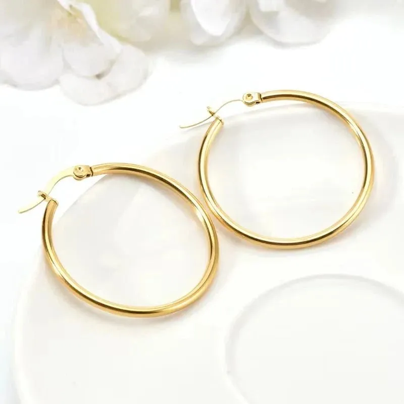 Classic 18k Yellow Gold Hoop Earrings