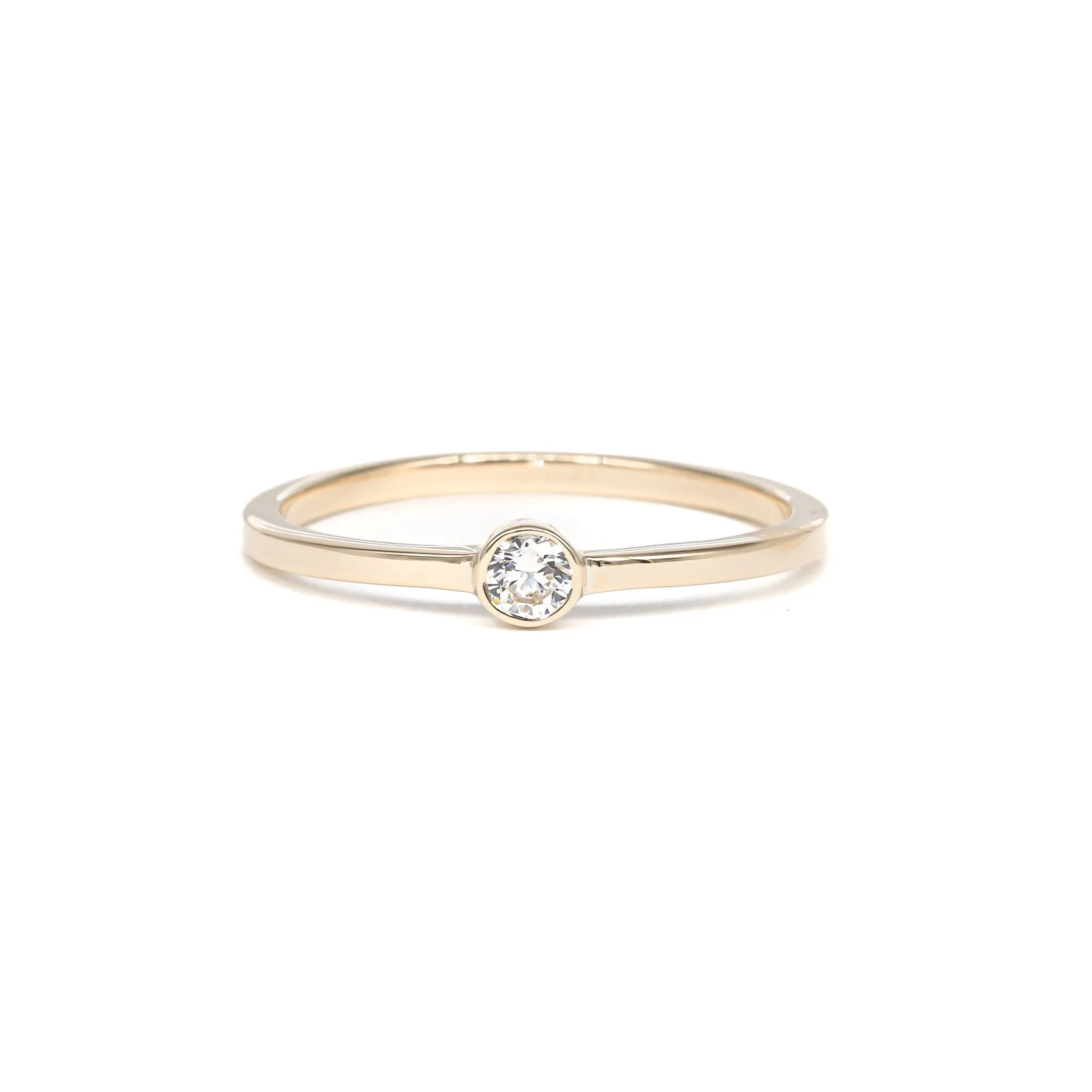 Diamond Solitaire Ring in 14K Yellow Gold (0.10 ct)