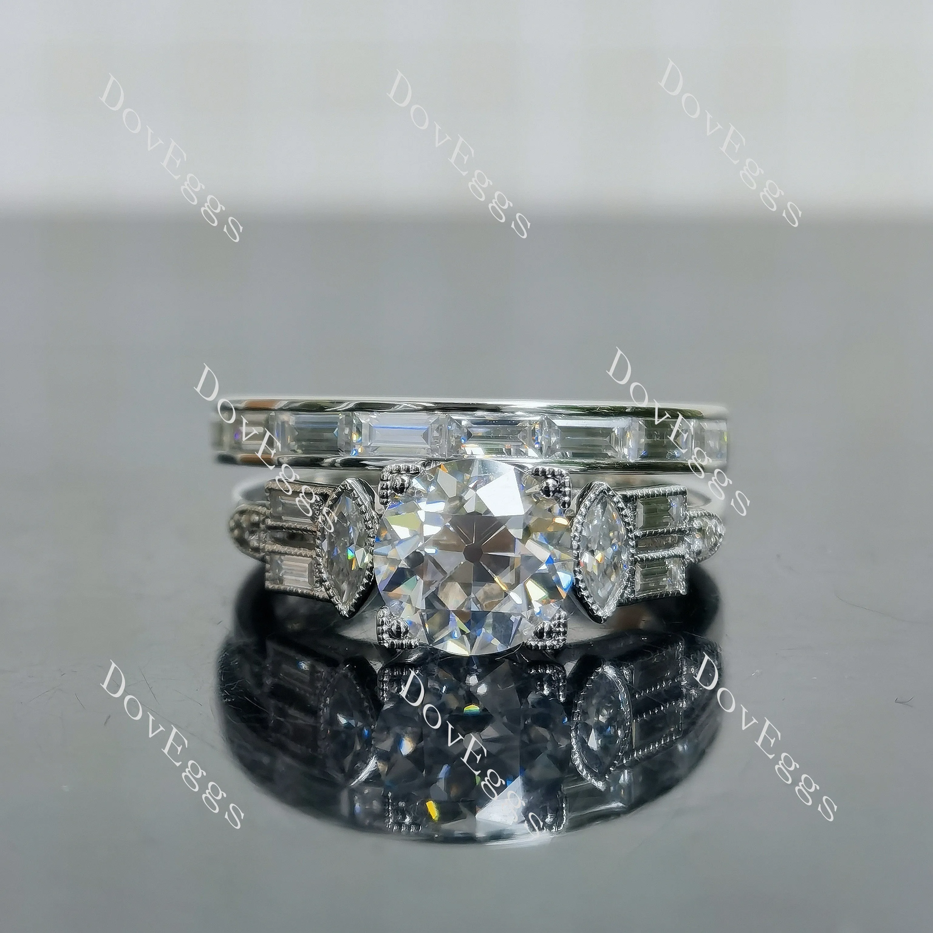 Doveggs round vintage delicate side stones moissanite bridal set (2 rings)