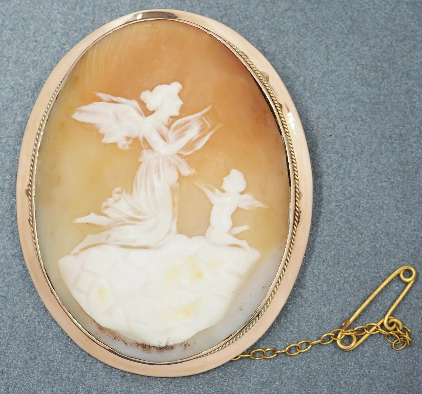 Vintage Angel & Cherub Shell Cameo 9ct Rose Gold Brooch with Safety Chain