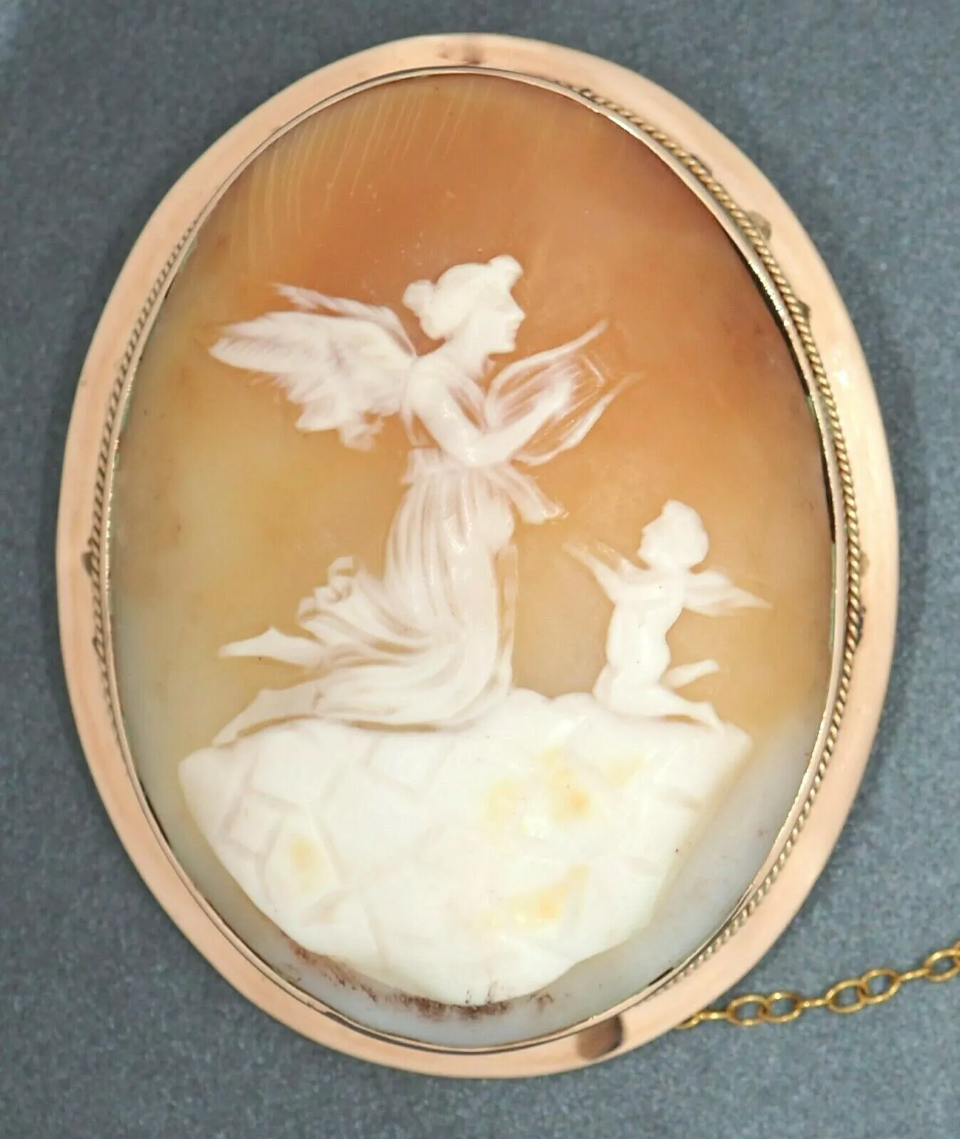 Vintage Angel & Cherub Shell Cameo 9ct Rose Gold Brooch with Safety Chain