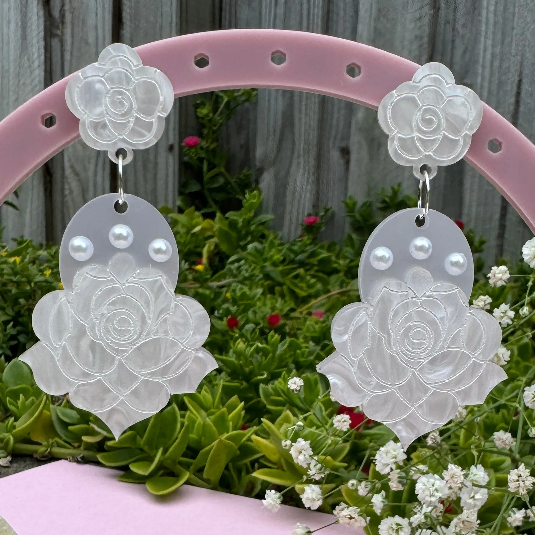 White rose - Dangle earrings