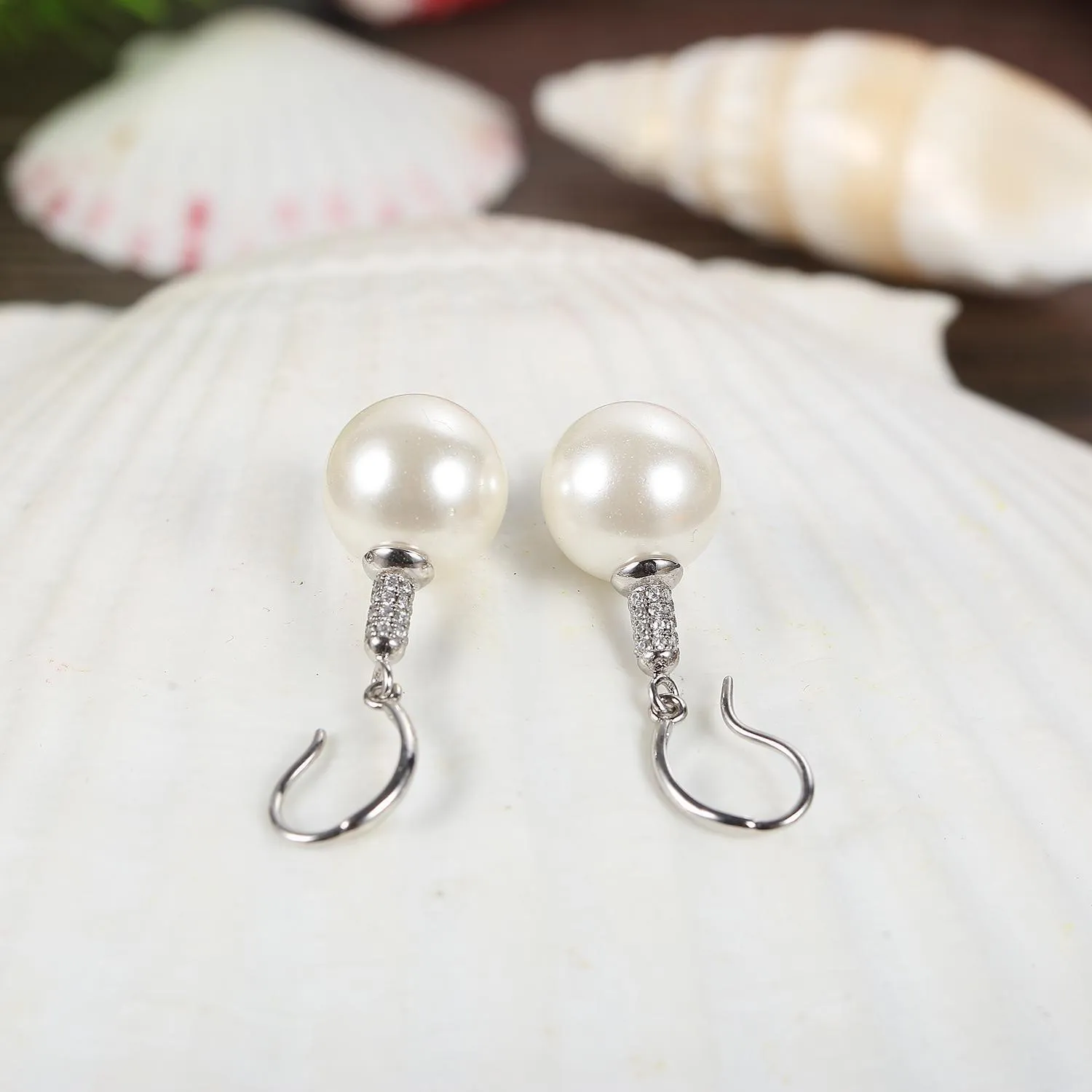 White/Silver Pearl Earrings PEA102