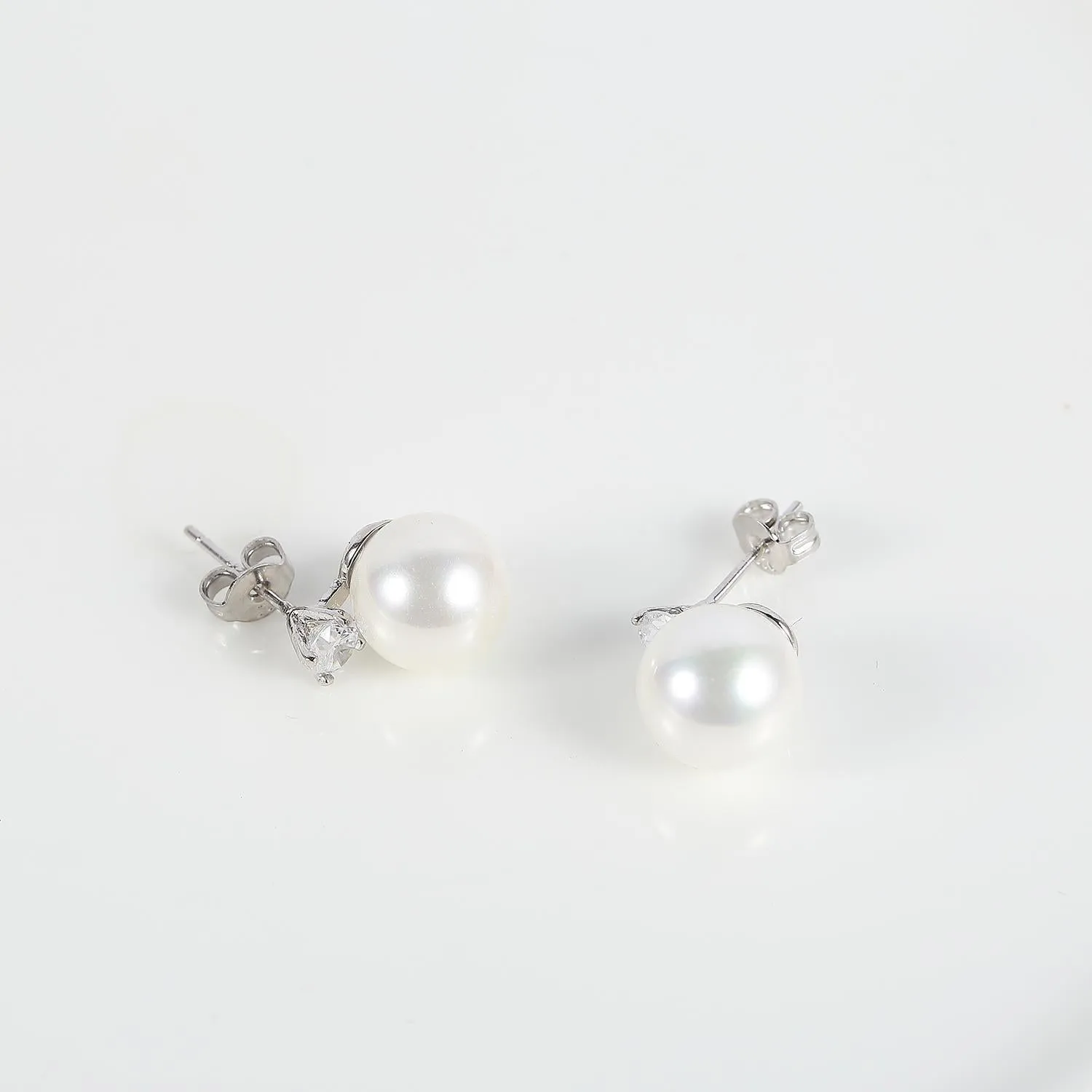 White/Silver Stud Pearl Earrings PSE001