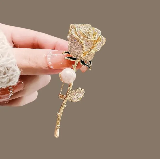 XSB090 - Golden Rose Saree Brooch